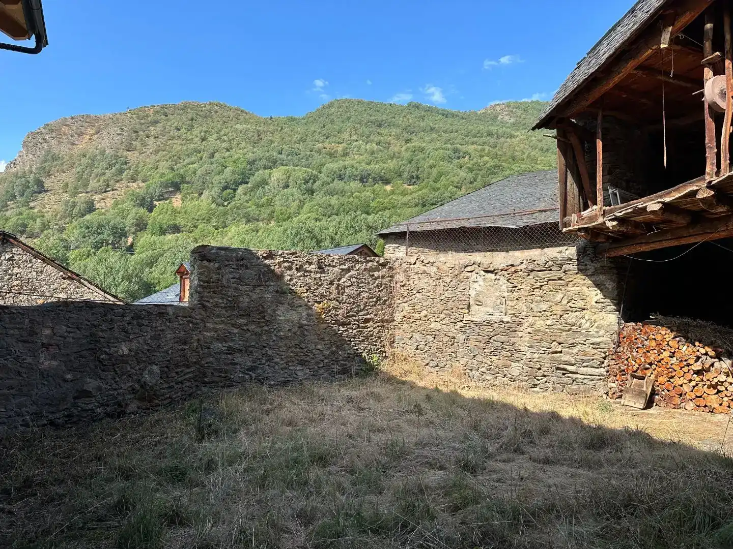 Vista exterior de Finca rústica en venda en La Guingueta d'Àneu