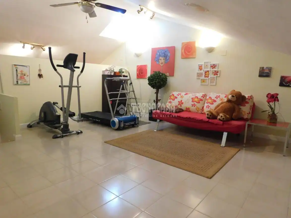Casa adosada en venta en Zaragoza con Piscina comunitaria