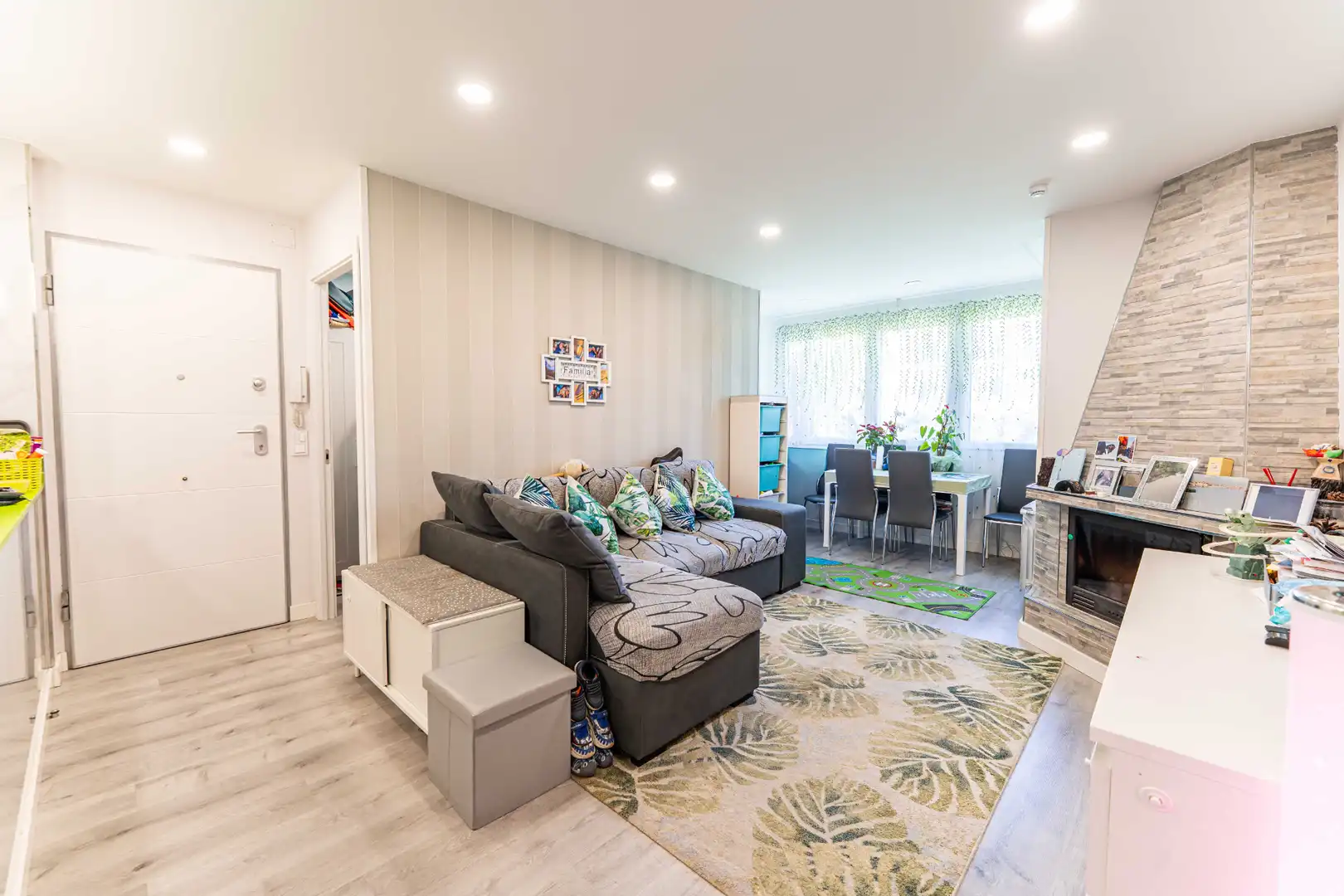 Sala de estar de Piso en venta en Collado Villalba con Calefacción, Amueblado y Piscina comunitaria