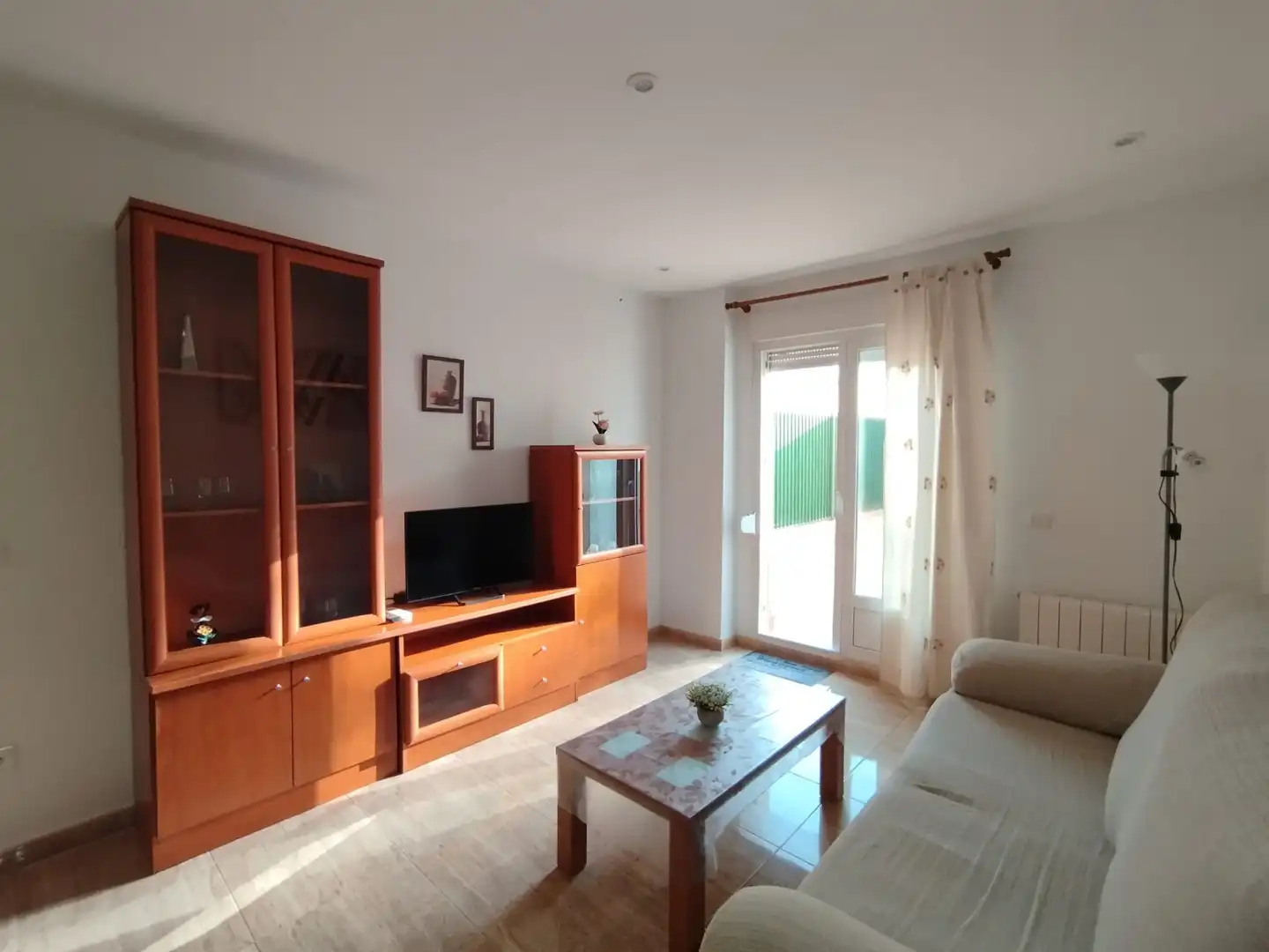 Vivienda con jardín en venta en Calle Buenos Aires, imagen 2