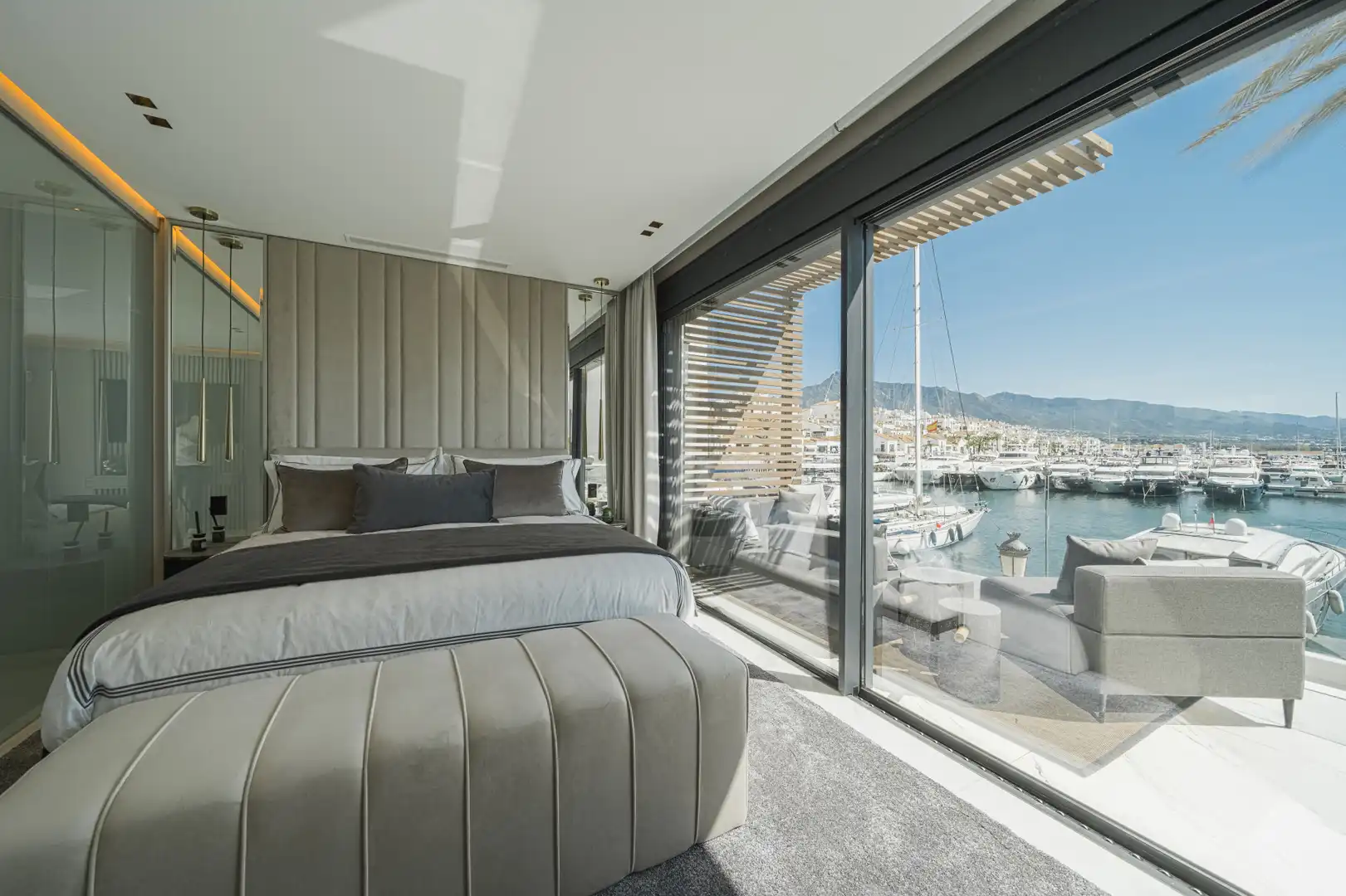 Bedroom of Apartments for rent in Marbella  with Air Conditioner, Terrace and Furnished