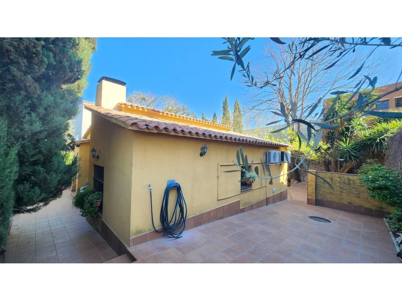 Garden of Houses for sale in Rubí  with Air Conditioner and Heating