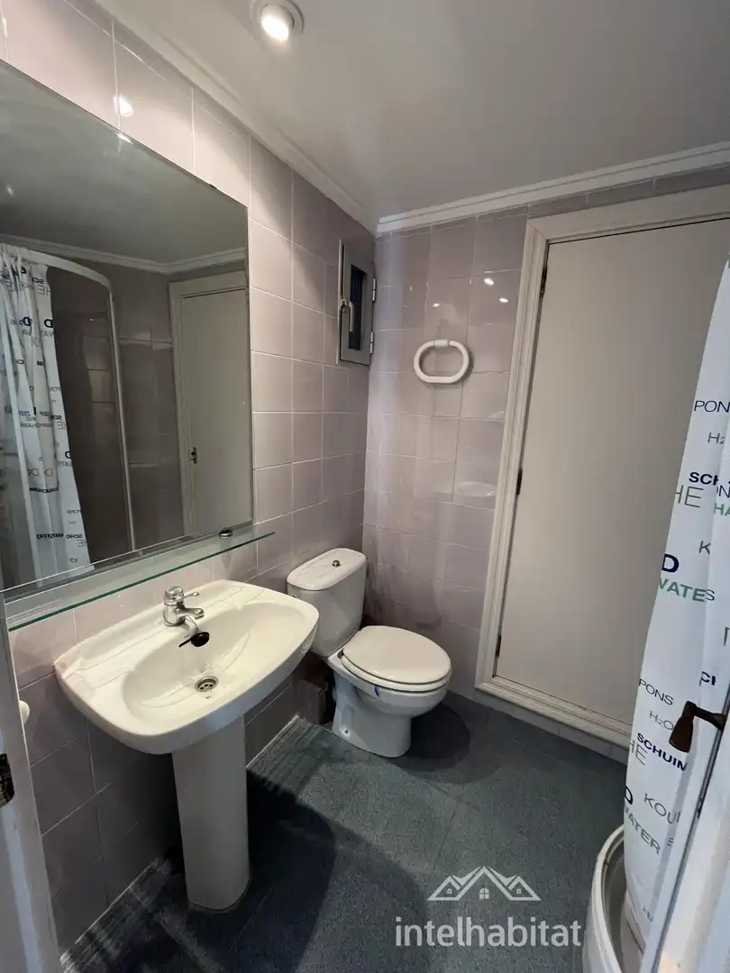 Bathroom of Apartments for rent in Cullera  with Furnished
