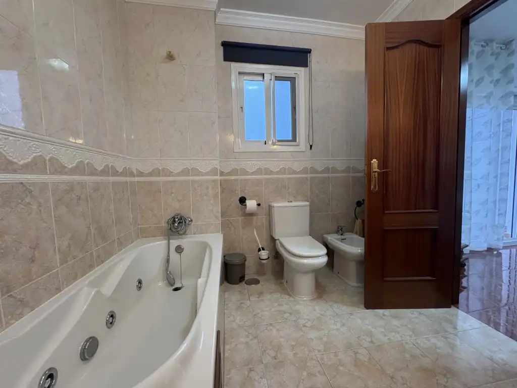 Bany de Casa o xalet en venda en Estepona amb Forn i Rentadora