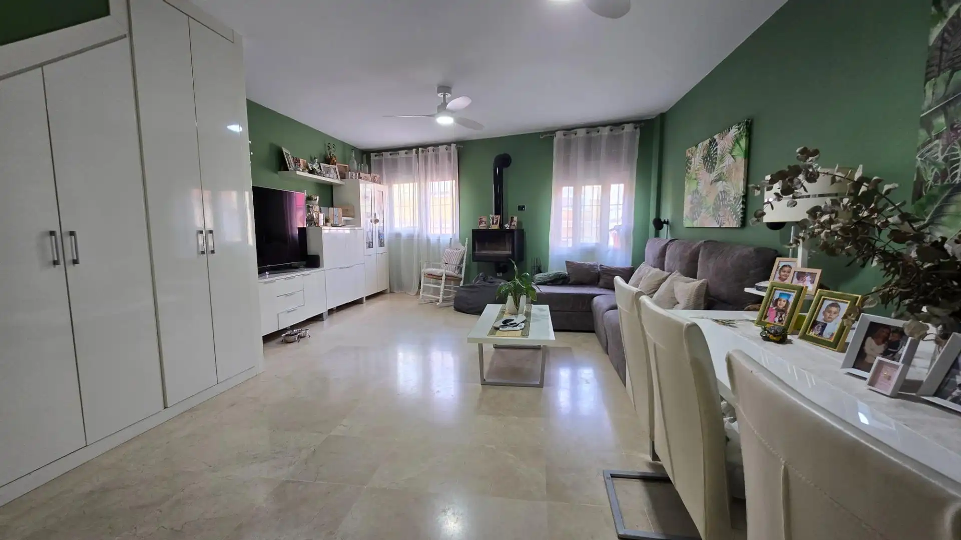 Sala de estar de Casa adosada en venta en La Línea de la Concepción