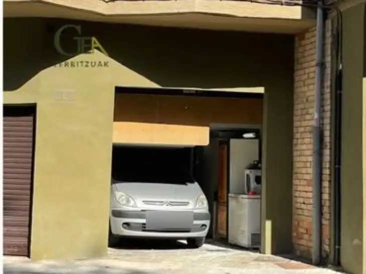 Locale commerciale in vendita a Villabona, imagen 2