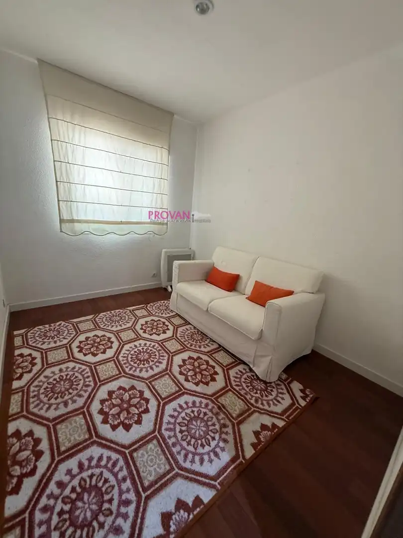 Schlafzimmer von Wohnung zum Verkauf in Madrid mit Klimaanlage, Terrasse und Möbliert