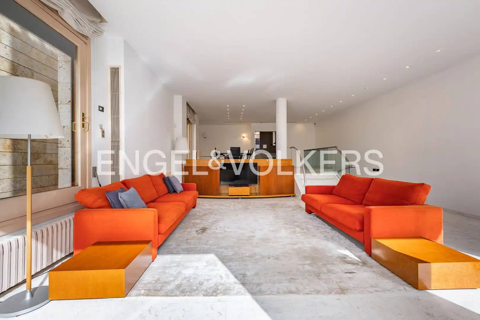 Sala de estar de Casa o chalet en venta en Sant Cugat del Vallès con Aire acondicionado, Calefacción y Jardín privado