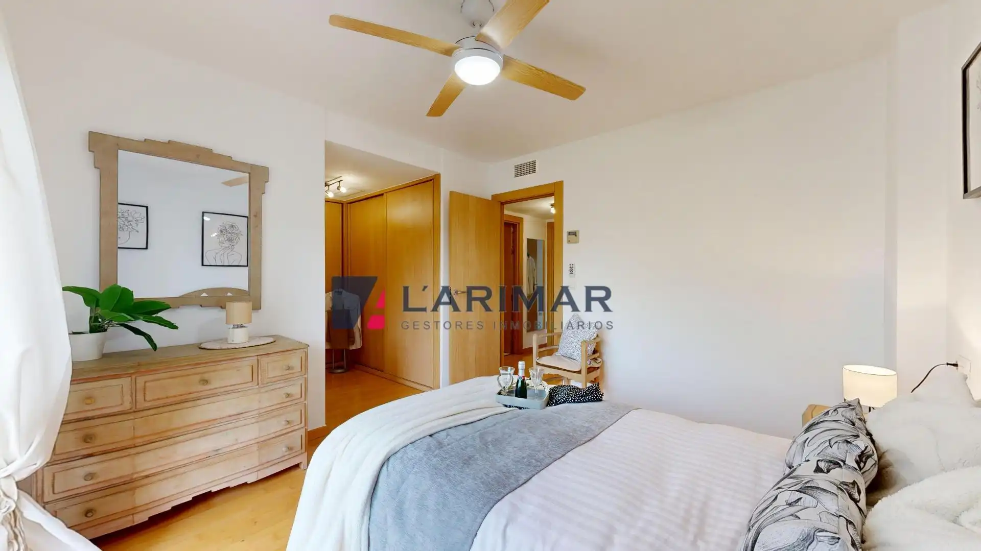 Habitación de Casa adosada en venta en Alicante / Alacant con Aire acondicionado, Jardín privado y Terraza