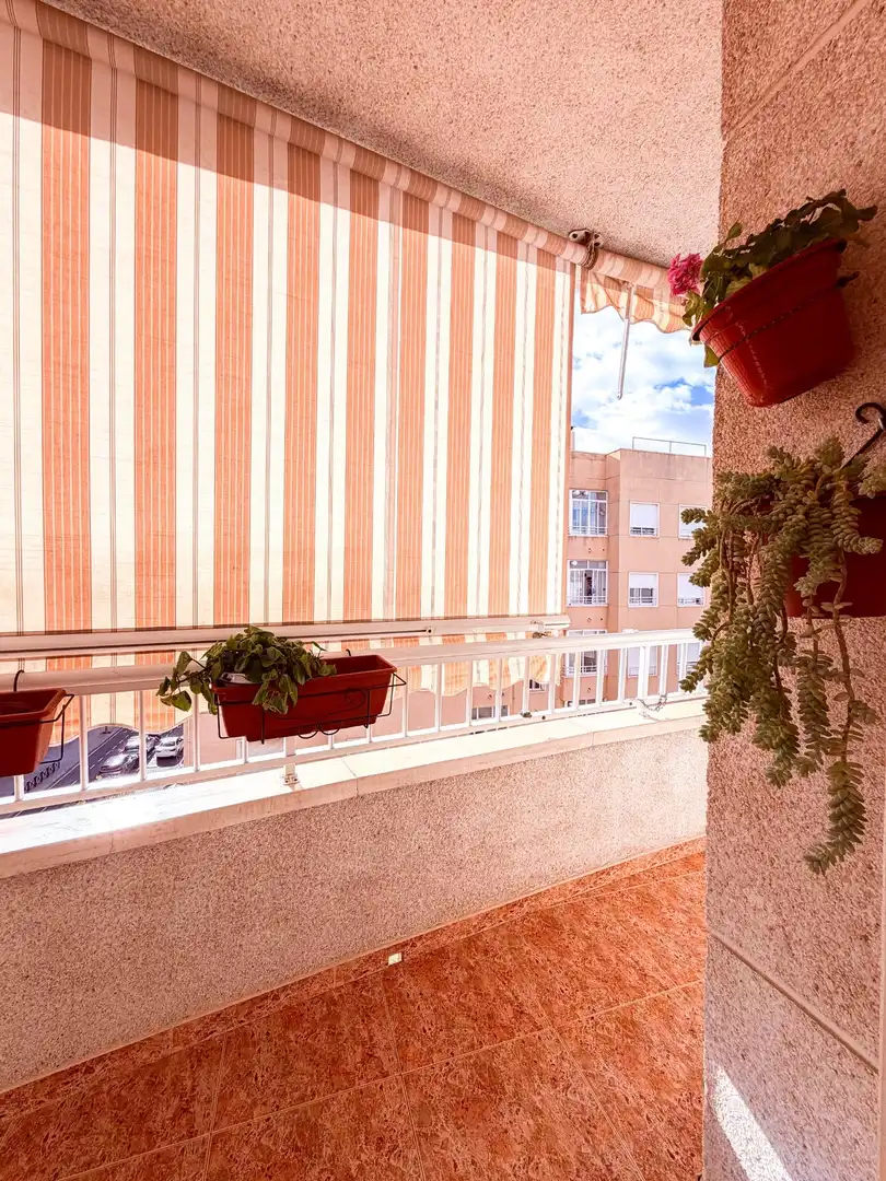 Terrassa de Pis en venda en Elche / Elx amb Aire condicionat, Calefacció i Jardí privat