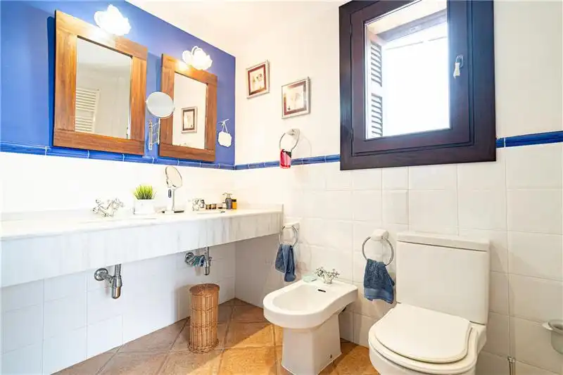 Bany de Casa o xalet en venda en  Palma de Mallorca amb Aire condicionat, Calefacció i Jardí privat