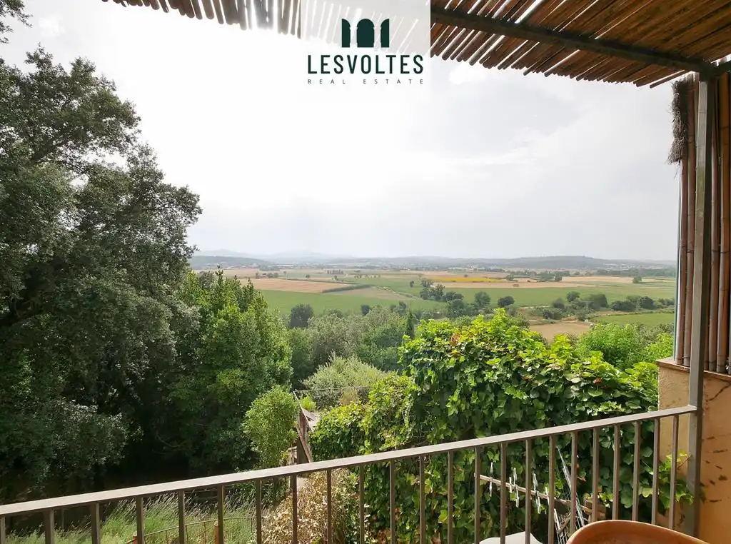 Vista exterior de Finca rústica en venda en La Bisbal d'Empordà amb Aire condicionat, Calefacció i Jardí privat