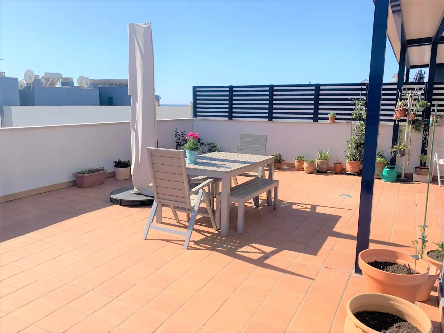 Terrasse von Dachboden zum Verkauf in Estepona mit Klimaanlage, Heizung und Terrasse