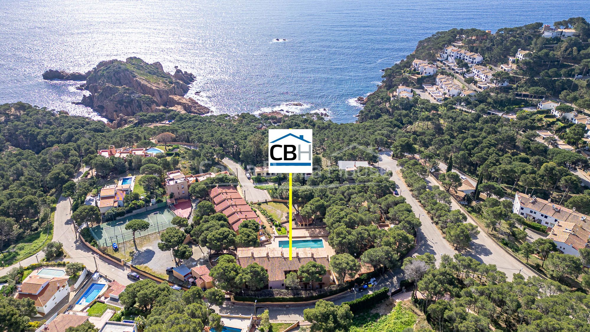 Vista exterior de Apartament en venda en Palafrugell amb Terrassa, Piscina i Balcó