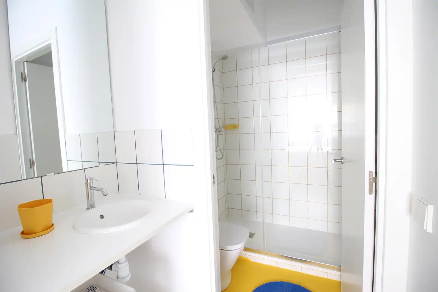 Bathroom of Ground floor for share in Madrid  with Air Conditioner, Heating and Furnished