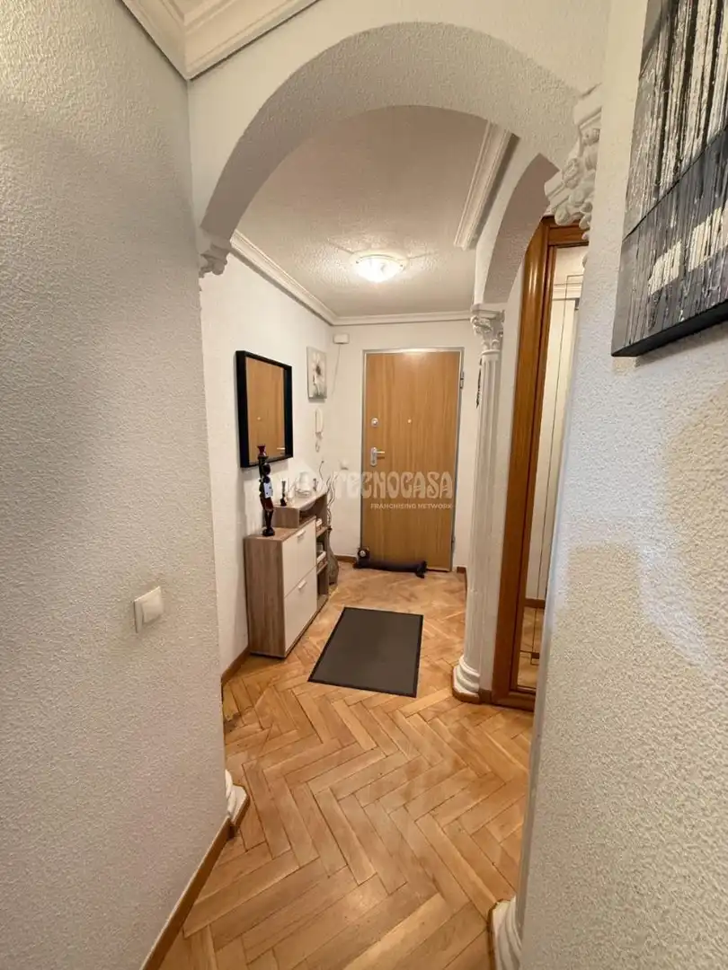 Piso en venta en Madrid con Calefacción y Amueblado