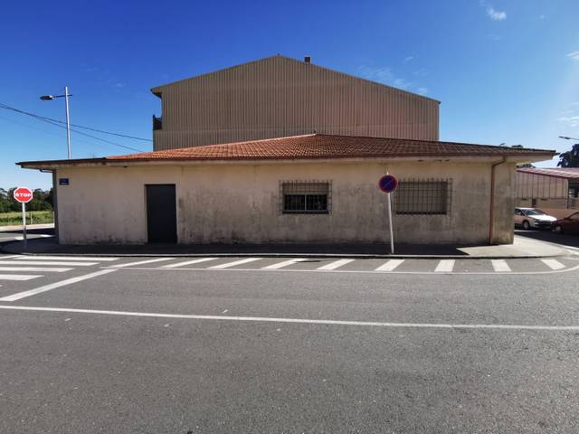 Local comercial en Alquiler en  XAQUIN LORENZO en Cerceda
