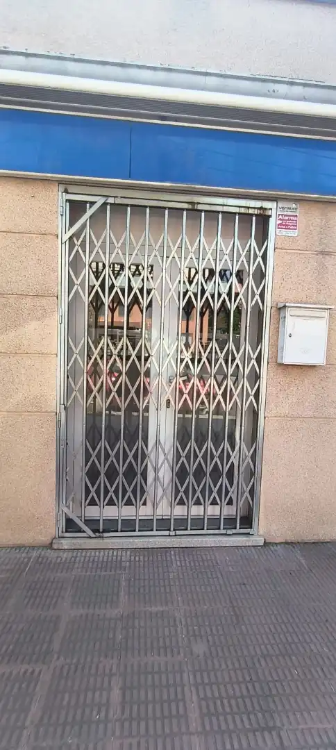 Exterior view of Commercial properties for rent in Parets del Vallès  with Air Conditioner and Alarm