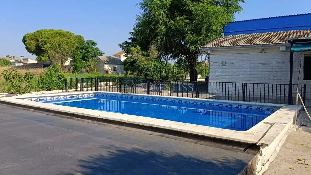 Houses for sale in El Viso de San Juan