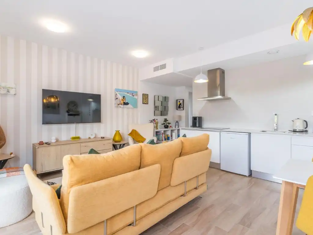 Sala d'estar de Casa o xalet de lloguer en Santa Pola amb Aire condicionat, Piscina i Moblat
