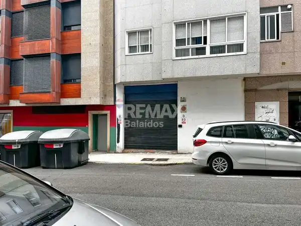 Vista exterior de Local en venta en Vigo 