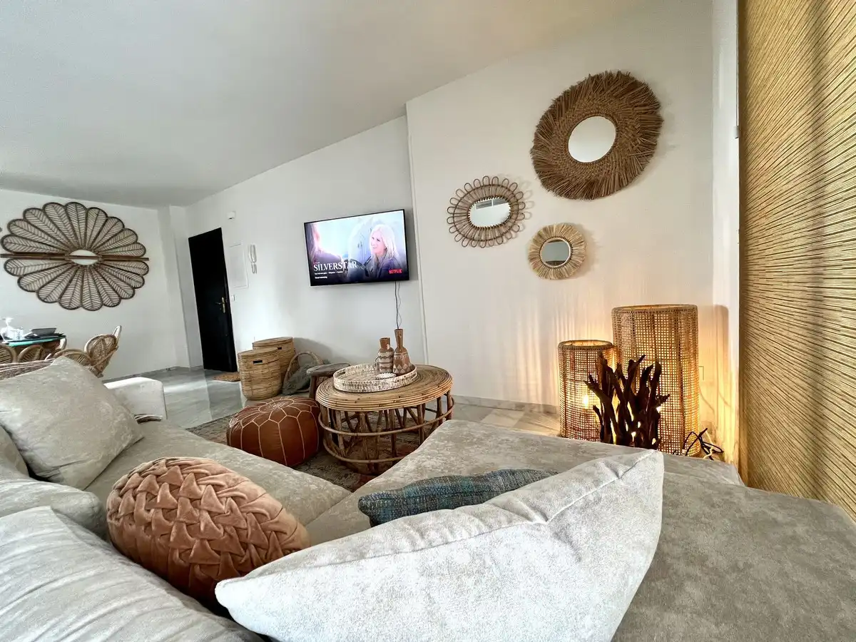 Sala de estar de Dúplex de alquiler en Estepona con Aire acondicionado, Terraza y Trastero