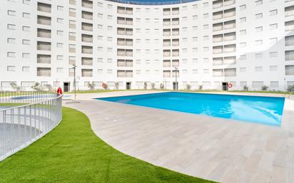 Piscina de Pis de lloguer en  Sevilla Capital amb Forn, Rentadora i Microones