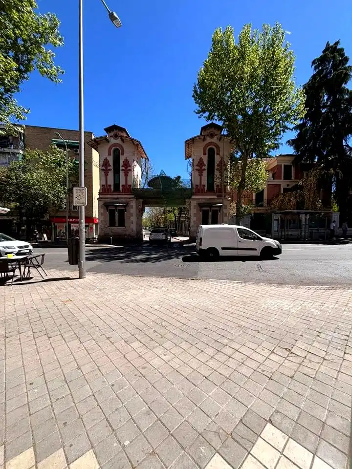 Exterior view of Ground floor for sale in Madrid  with Air Conditioner and Furnished