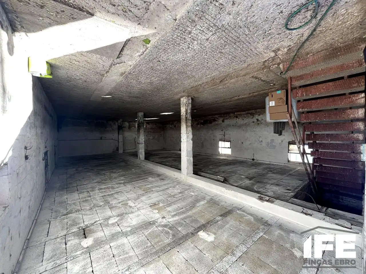 Industrial buildings for sale in Alagón