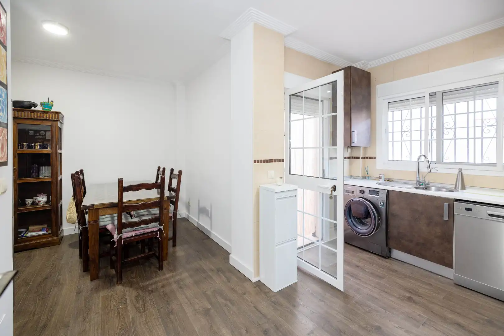 Detached house with pool for sale in Calle Lorenzo Valla, imagen 16