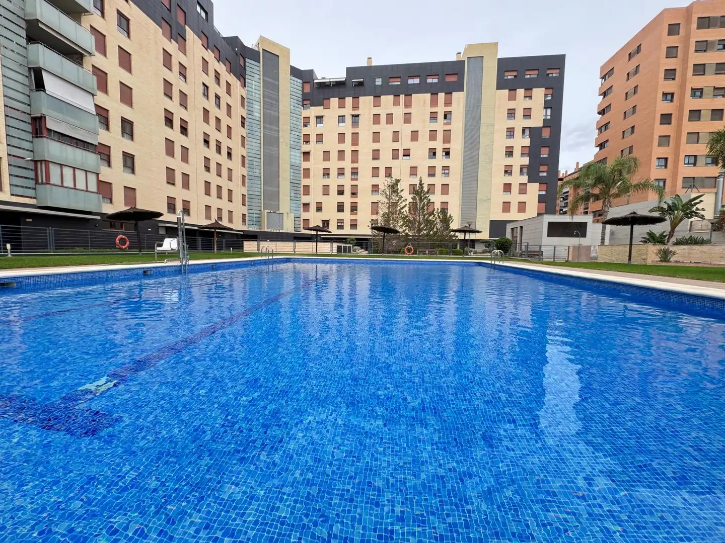 Pis amb piscina en venda a San Blas