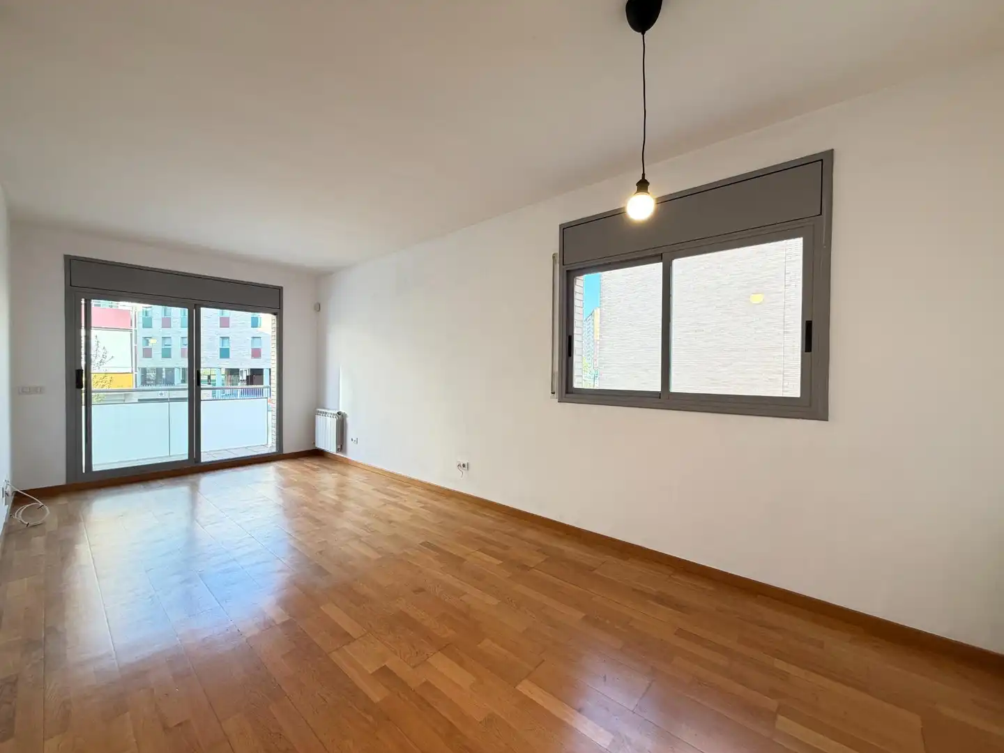 Living room of Flat for sale in Terrassa  with Air Conditioner, Heating and Parquet flooring
