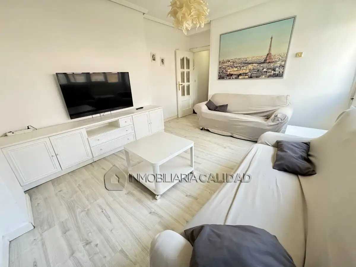 Sala de estar de Piso de alquiler en Burgos con Calefacción, Terraza y Amueblado