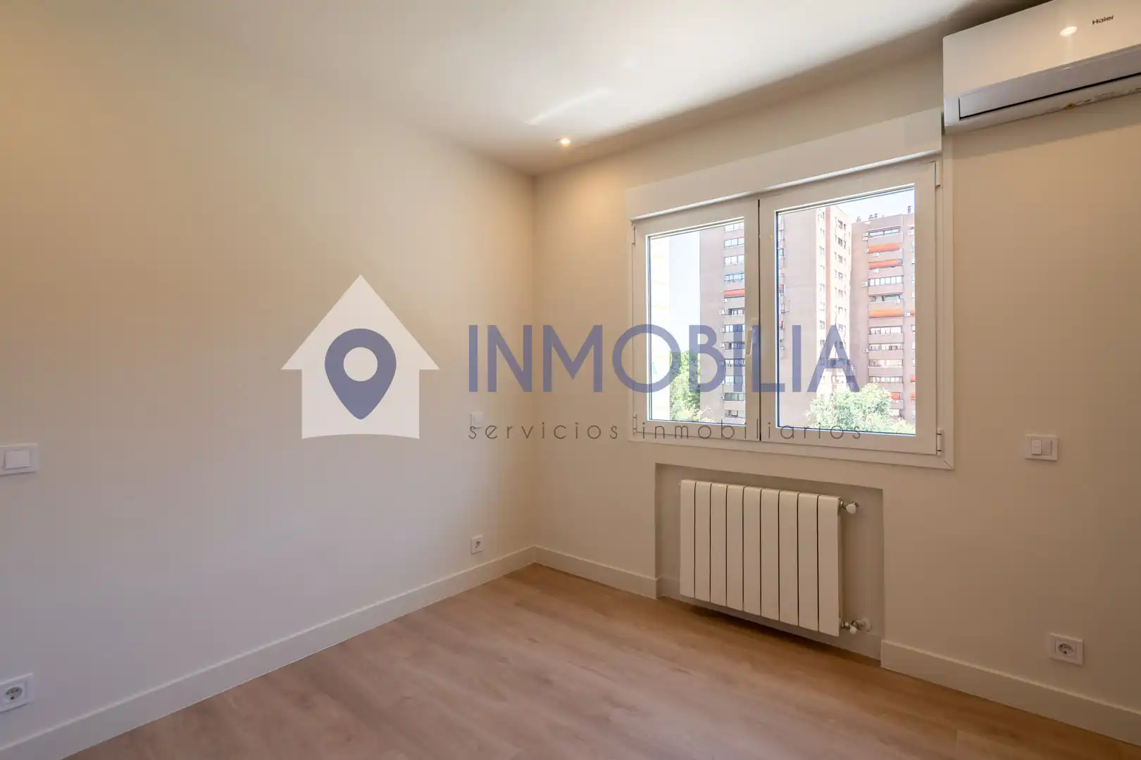 Bedroom of Flat for sale in Madrid  with Air Conditioner, Heating and Terrace