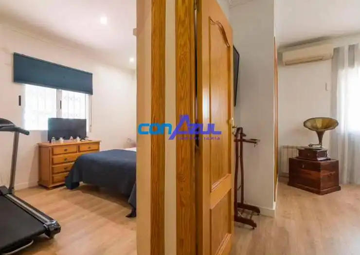 Dormitori de Casa o xalet en venda en Elche / Elx amb Jardí privat, Terrassa i Piscina