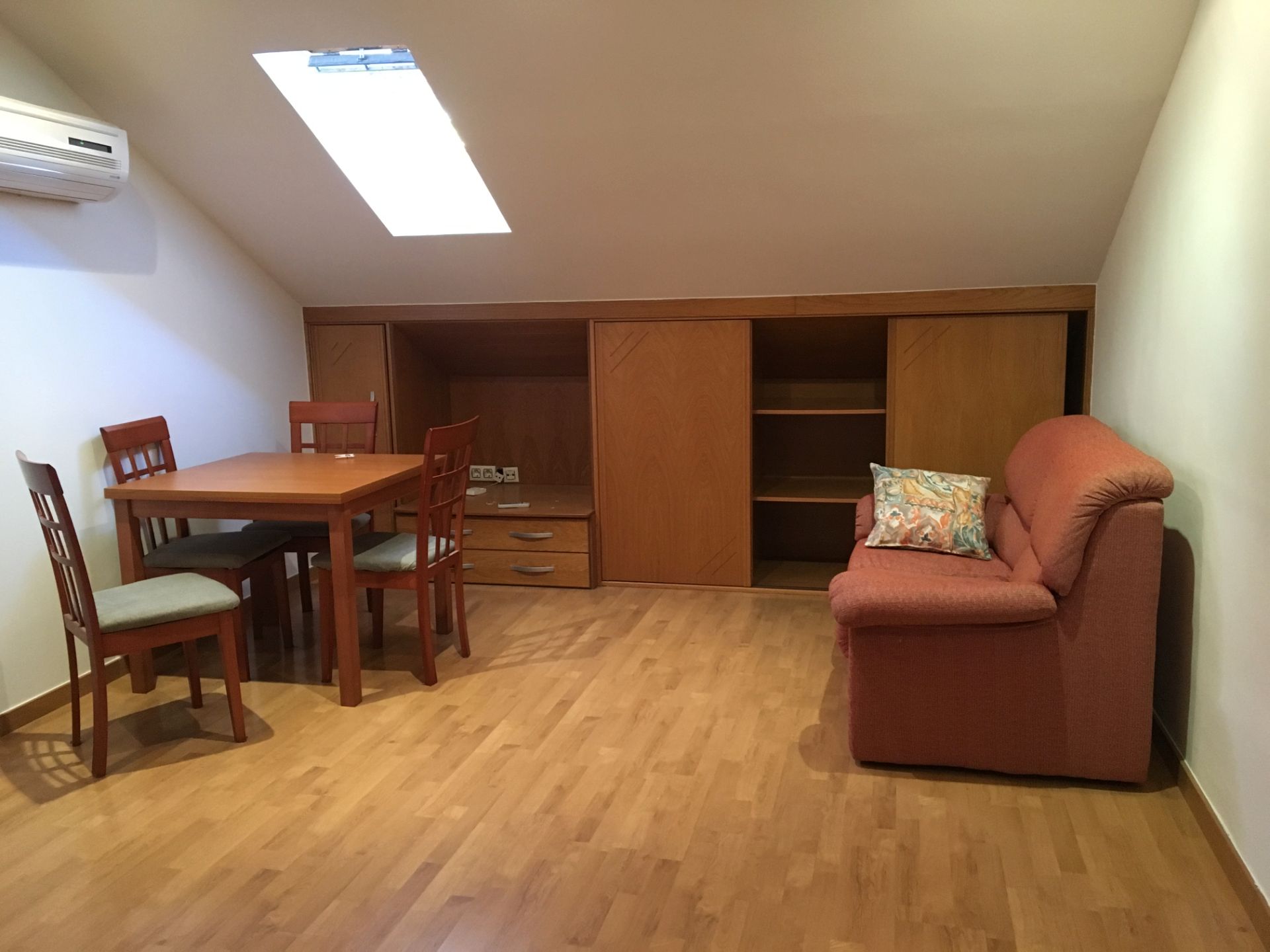 Apartment to rent in Ourense Capital   with Heating, Parquet flooring and Furnished