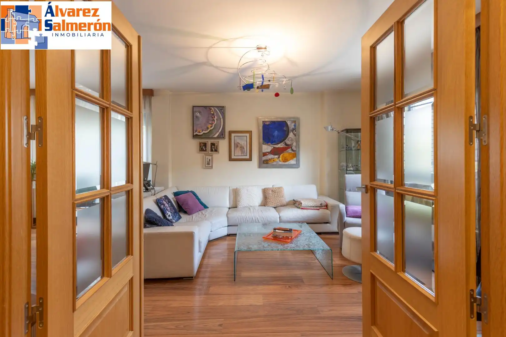 Sala de estar de Casa adosada en venta en Granada con Aire acondicionado, Calefacción y Balcón