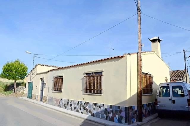 Casa adosada en Venta en C/ Barro en Zarapicos