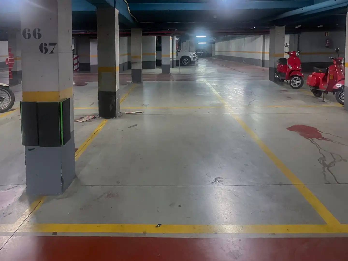 Parkplatz von Wohnung zur Miete in Sevilla mit Klimaanlage und Heizung