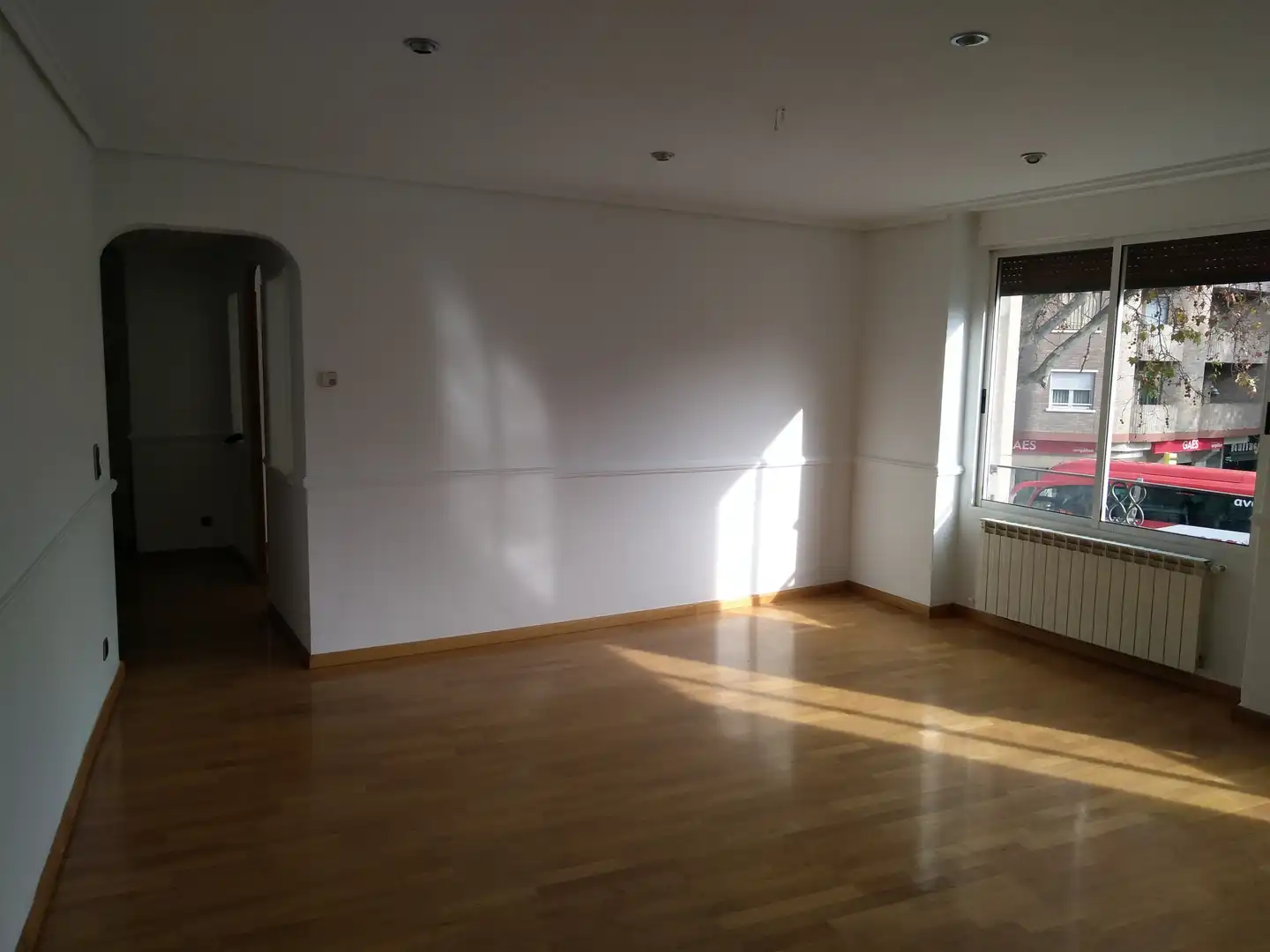 Sala de estar de Piso en venta en Zaragoza con Parquet