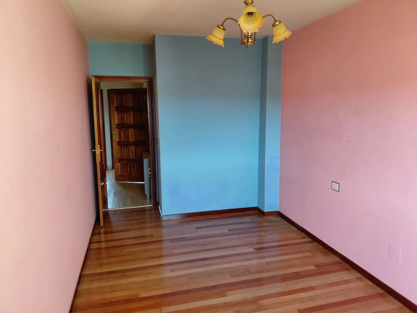 Schlafzimmer von Wohnung zum Verkauf in Melide mit Abstellraum