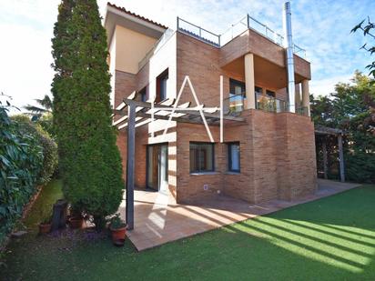 Jardí de Casa o xalet en venda en Alella amb Aire condicionat, Calefacció i Terrassa