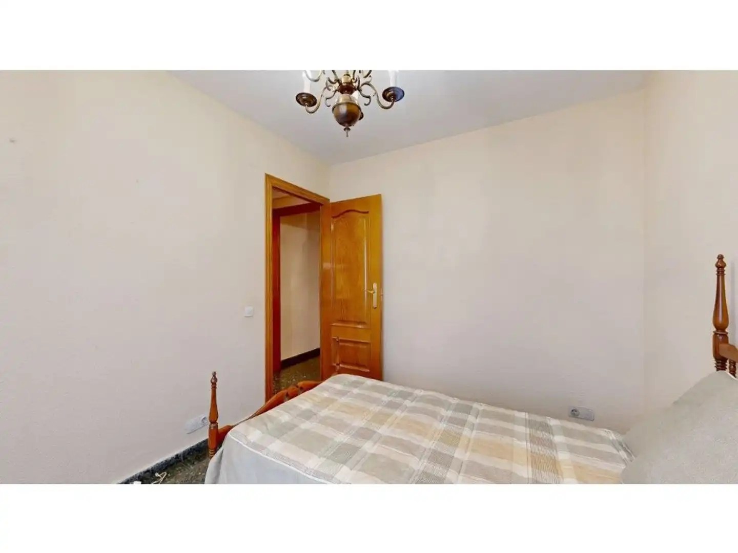 Schlafzimmer von Wohnung zum Verkauf in Valencia mit Klimaanlage und Privatgarten