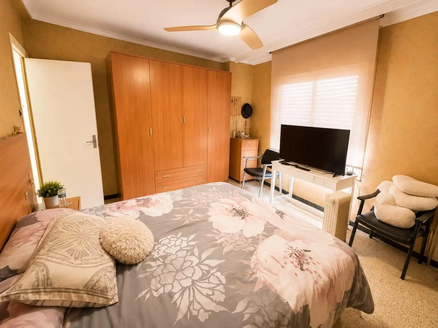Habitación de Piso en venta en Crevillent con Balcón