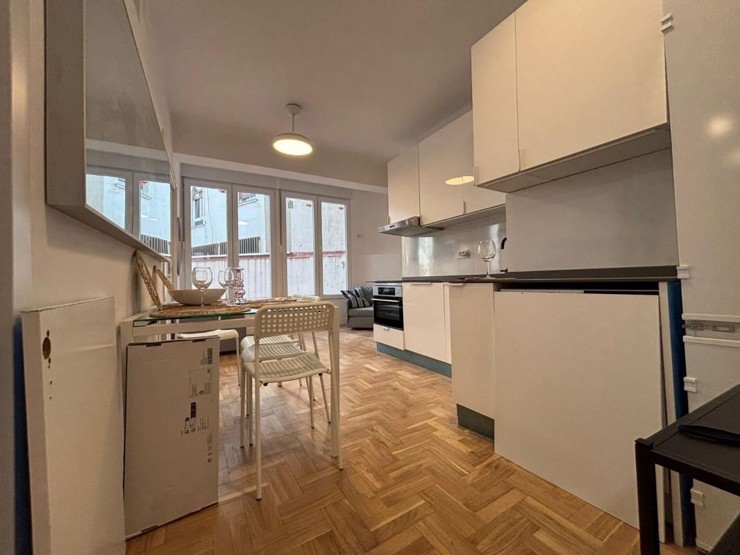 Flat for sale in C. de Sánchez Barcáiztegui, Pacífico