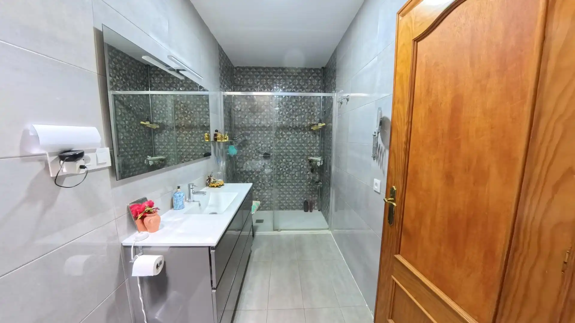 Baño de Piso en venta en Cádiz con Aire acondicionado y Calefacción