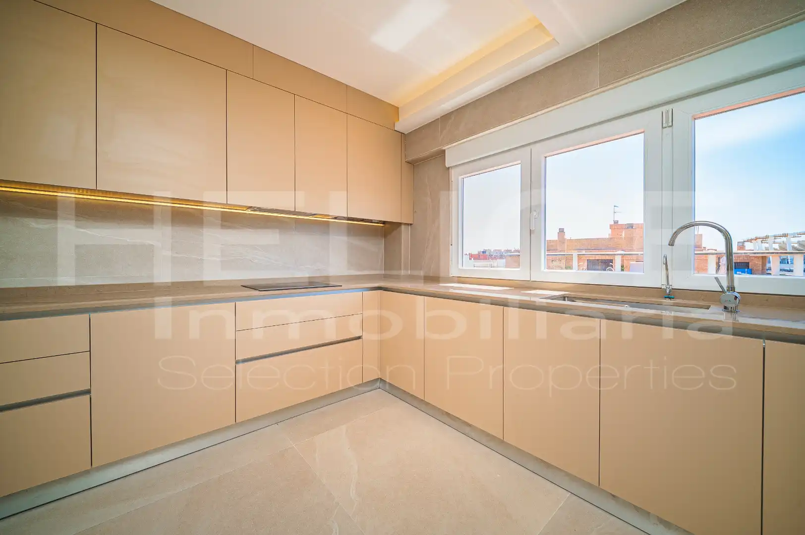 Attic for sale in Barrio de Benicalap