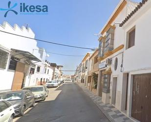 Vista exterior de Casa adosada en venda en Casariche amb Jardí privat