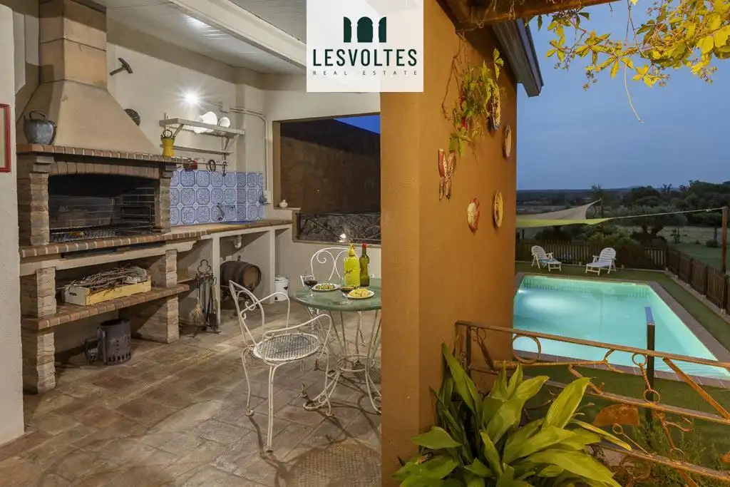 Terrace of Houses for rent in Forallac  with Heating, Private garden and Parquet flooring