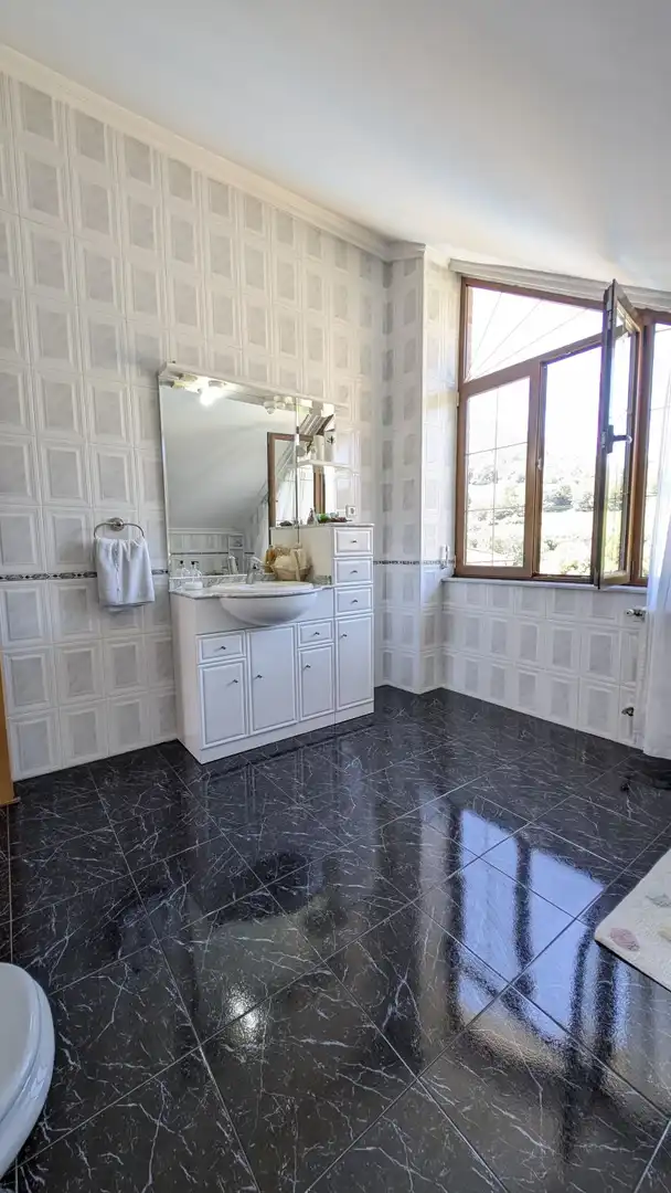 Bathroom of Houses for sale in Los Corrales de Buelna   with Heating, Private garden and Terrace
